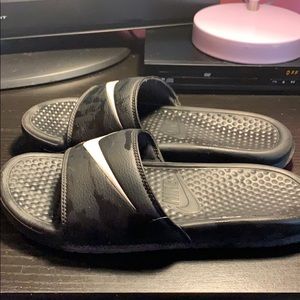 Nike slides size: 7
